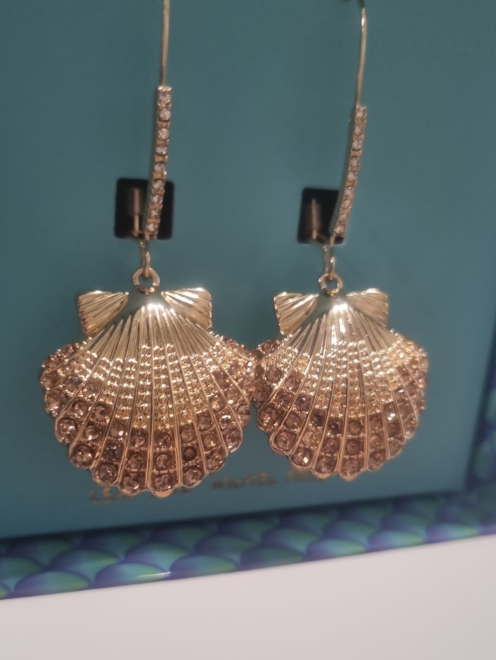 BETSEY JOHNSON Mermaid Jewels Seashell Drop Earrings - Picture 9 of 12